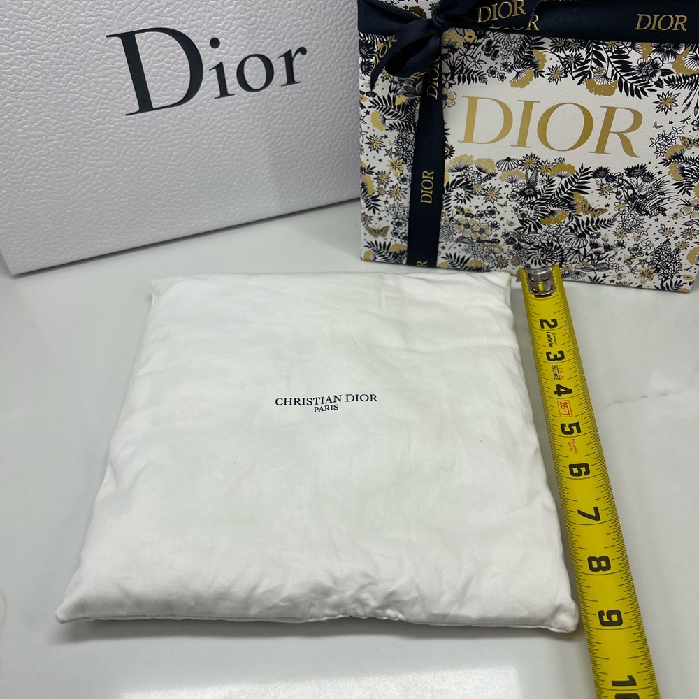 Dior Pillow - Picture 3 of 3